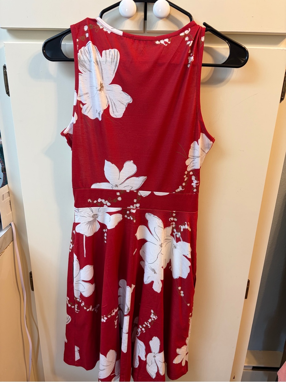 Guberry Sleeveless Red Floral V-Neck A-Line Dress WITH POCKETS! - Picture 7 of 7